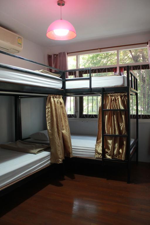 Baan Park Raak Backpacker Hostel Chiang Mai Buitenkant foto